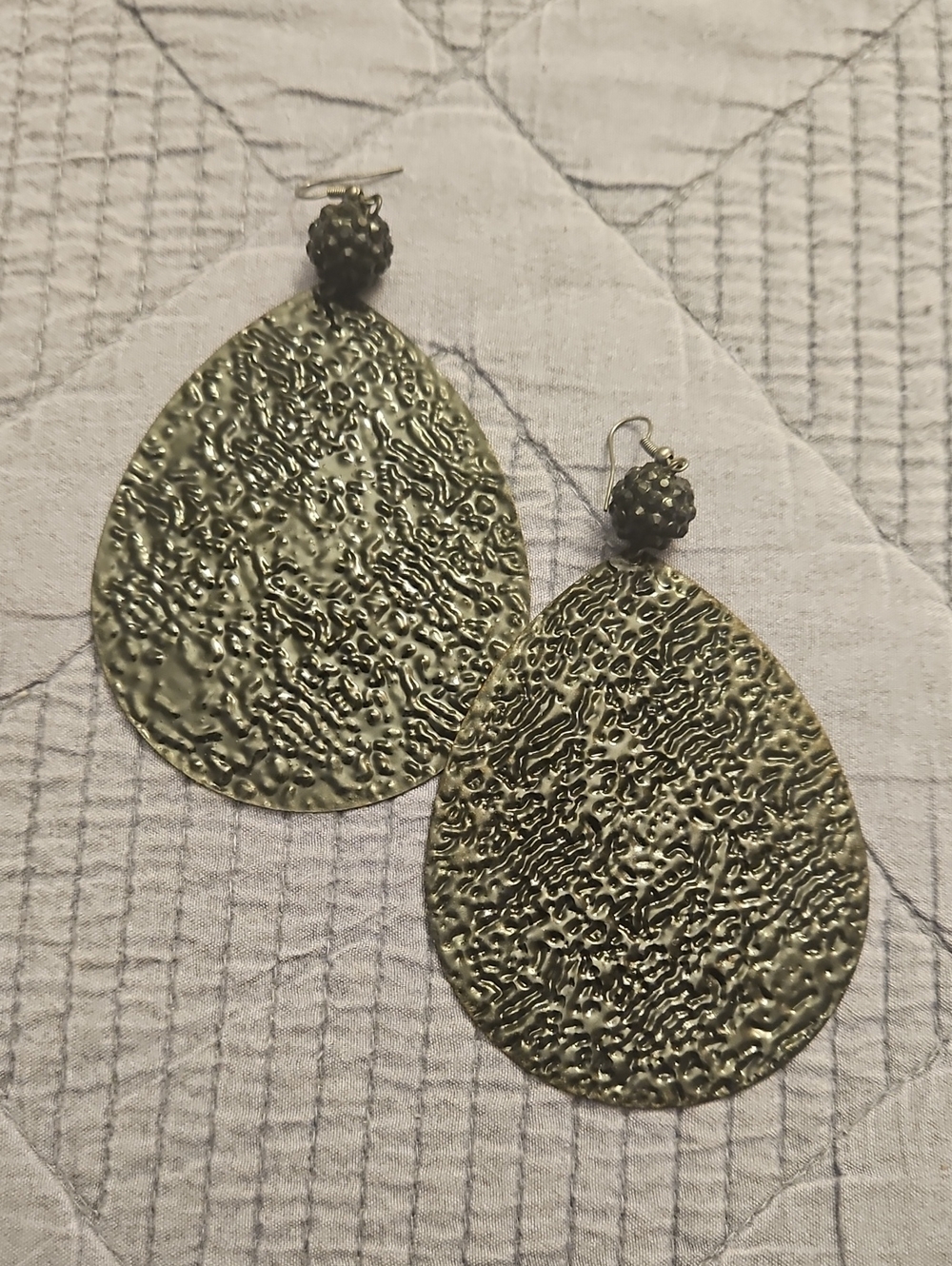 5 For $15 Textured Teardrop Black Drop Earrings